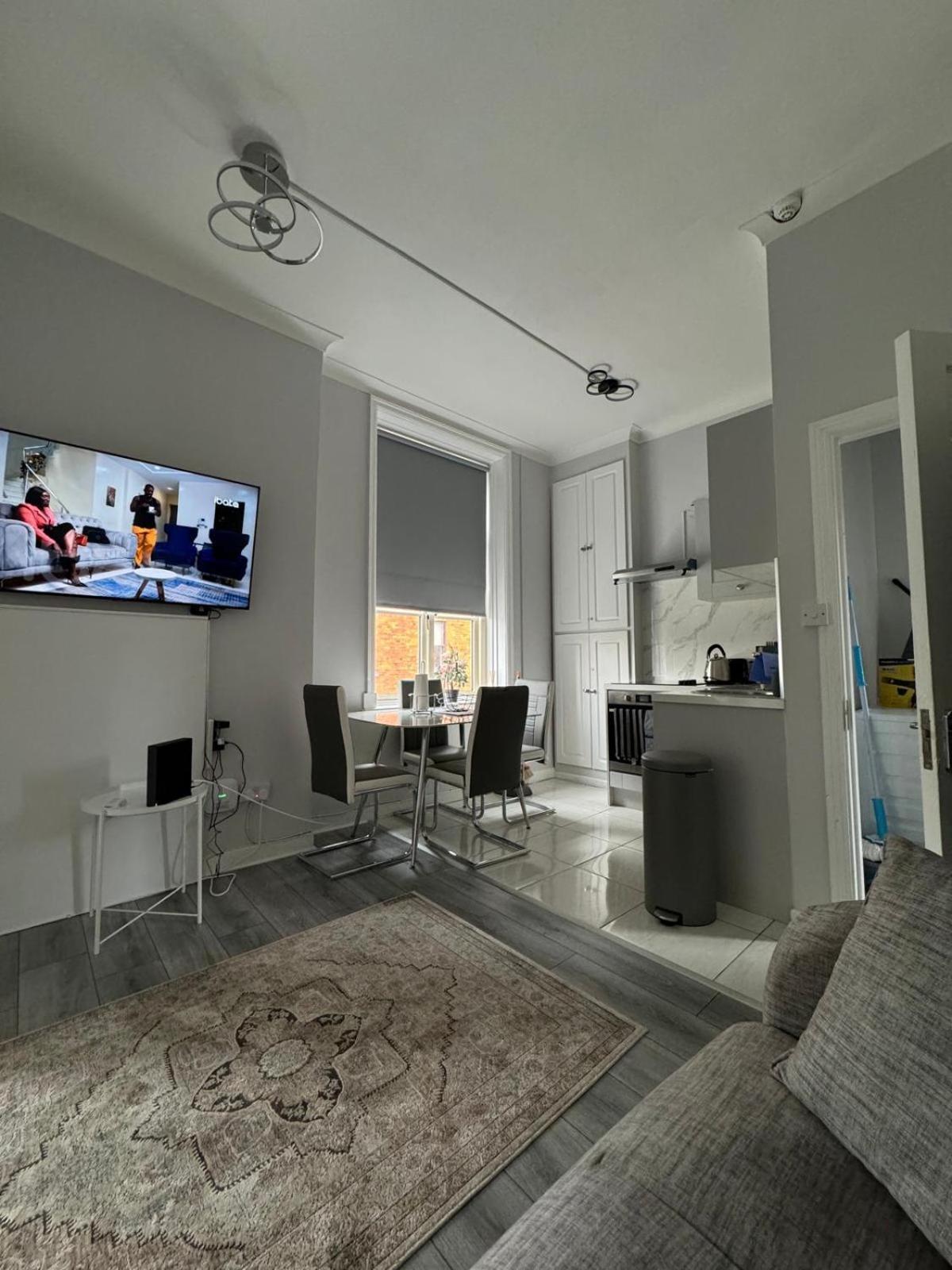 Modern 2-Bedroom Apartment-Dublin City Экстерьер фото