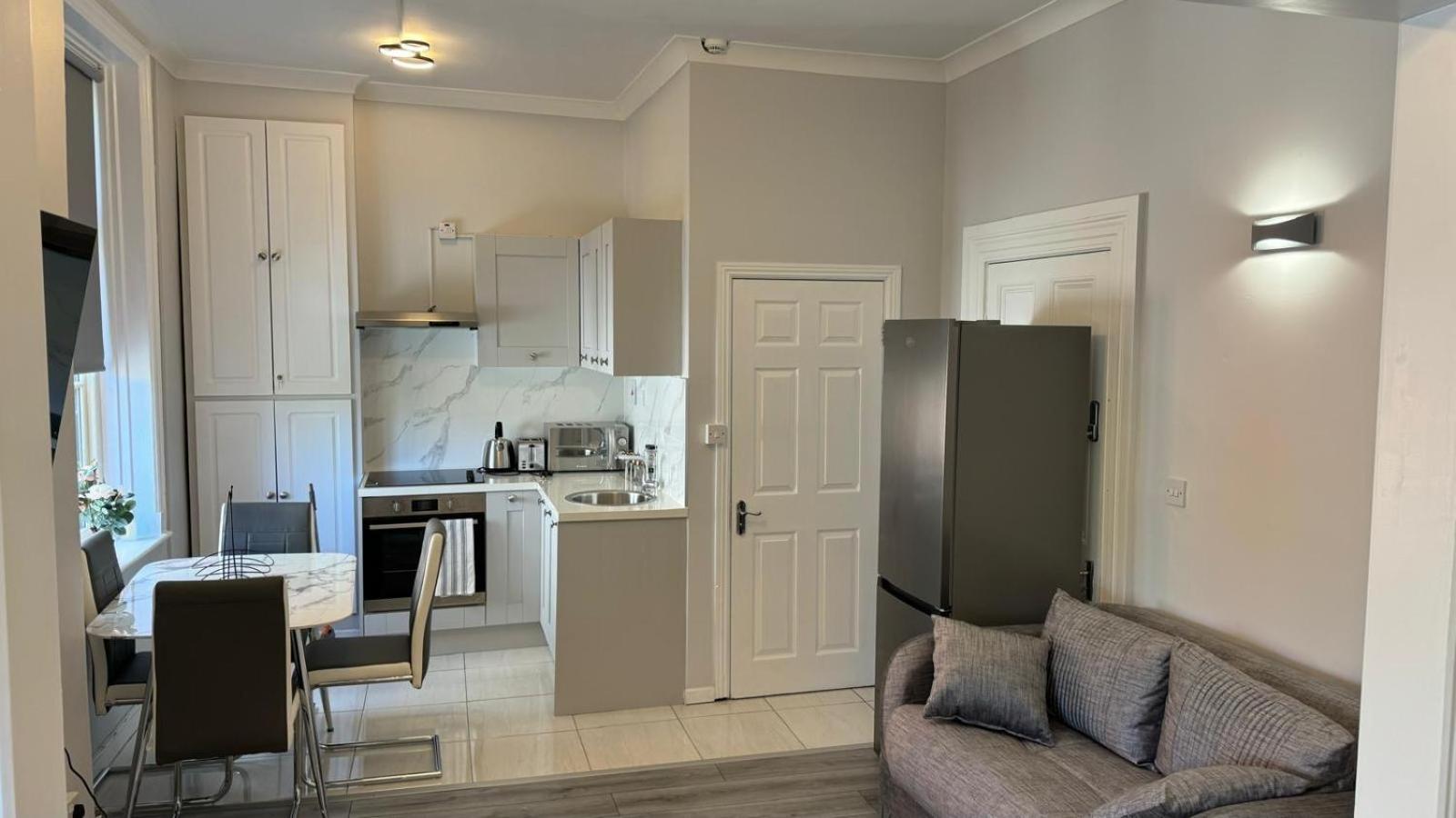 Modern 2-Bedroom Apartment-Dublin City Экстерьер фото