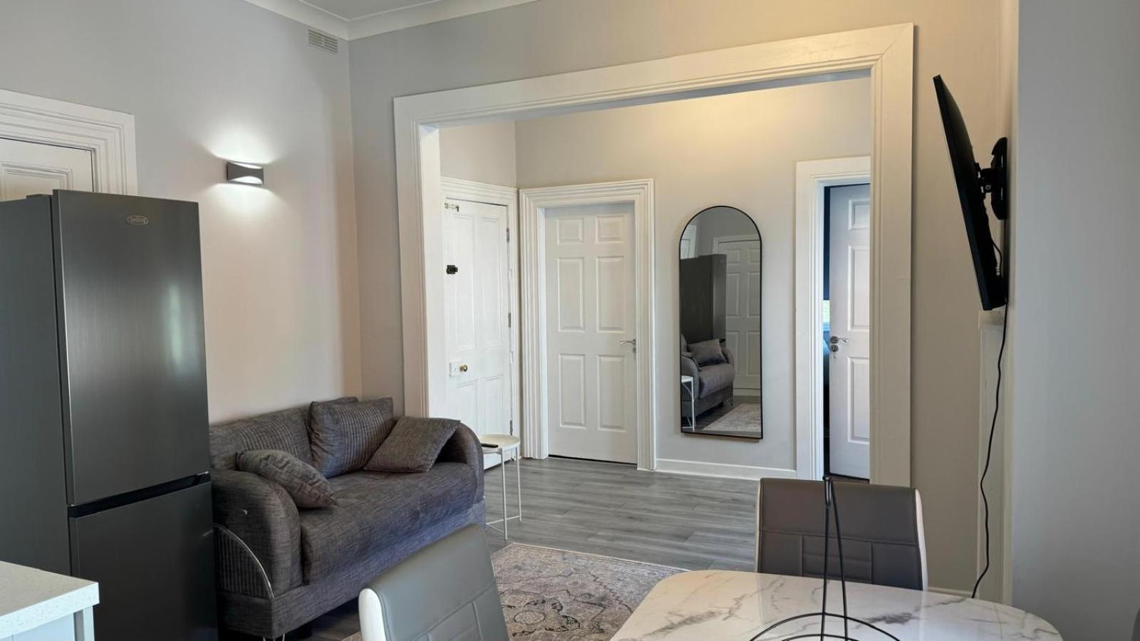 Modern 2-Bedroom Apartment-Dublin City Экстерьер фото